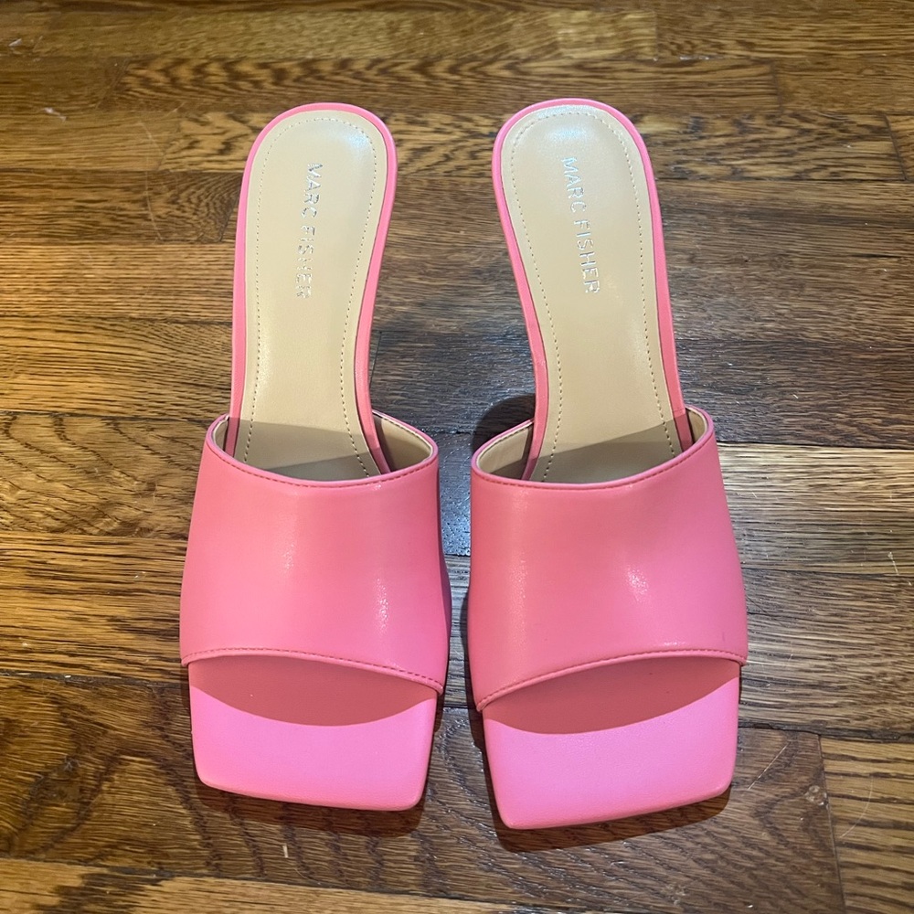 Marc Fisher pink Square Toe heels